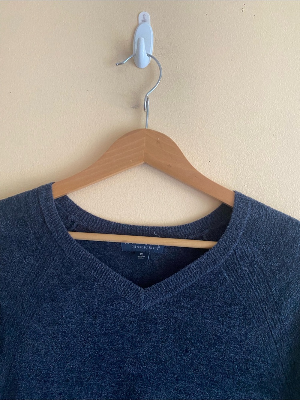 Barefoot Dreams CozyChic Ultra Lite V-Neck Sweater XL Navy Soft Knit Pullover - Picture 4 of 12
